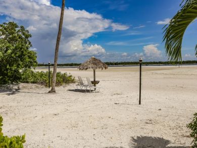 Fort Myers Beach Accommodation Sleeps Eight