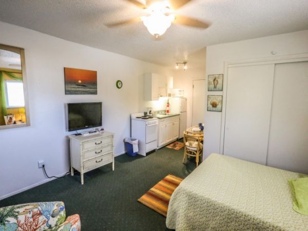 Four Separate Bedroom Fort Myers Vacation Home