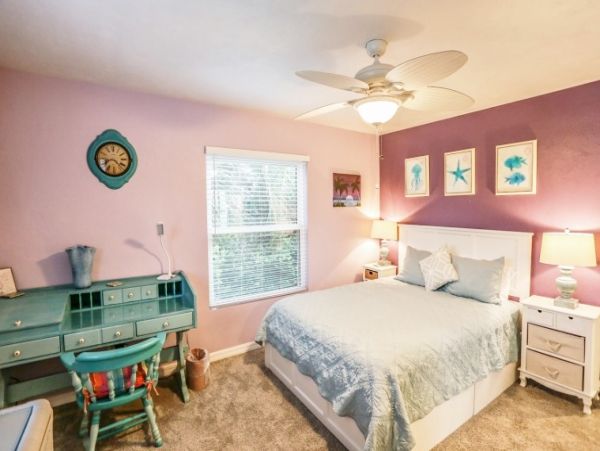 Fort Myers Vacation Home Sleeps Six Guests Walk To Beach