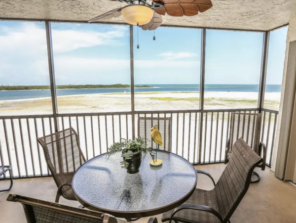 Fort Myers Beachfront Vacation Condo.