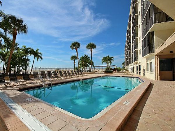 Fort Myers Beachfront Vacation Condo.