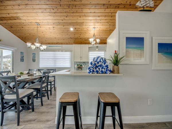 Fort Myers Lovely Rental Home Sleeps Ten Guests ACROSS From The Beach