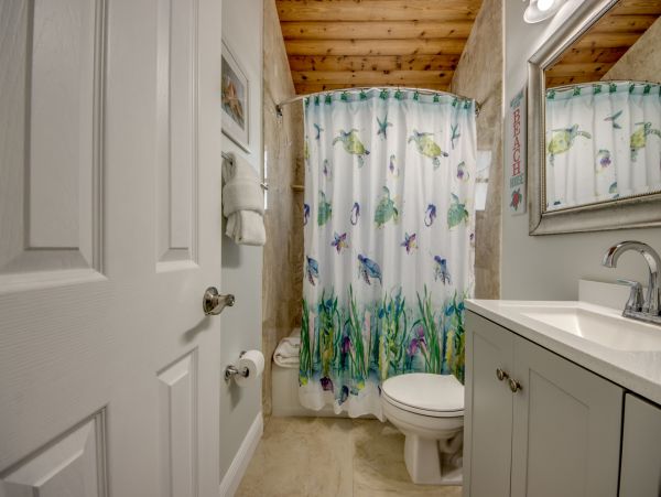 Fort Myers Lovely Rental Home Sleeps Ten Guests ACROSS From The Beach