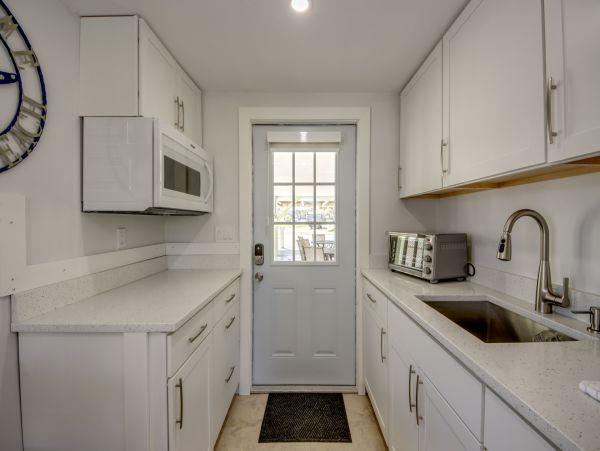 Fort Myers Lovely Rental Home Sleeps Ten Guests ACROSS From The Beach