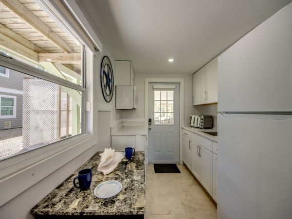 Fort Myers Lovely Rental Home Sleeps Ten Guests ACROSS From The Beach
