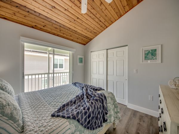 Fort Myers Lovely Rental Home Sleeps Ten Guests ACROSS From The Beach