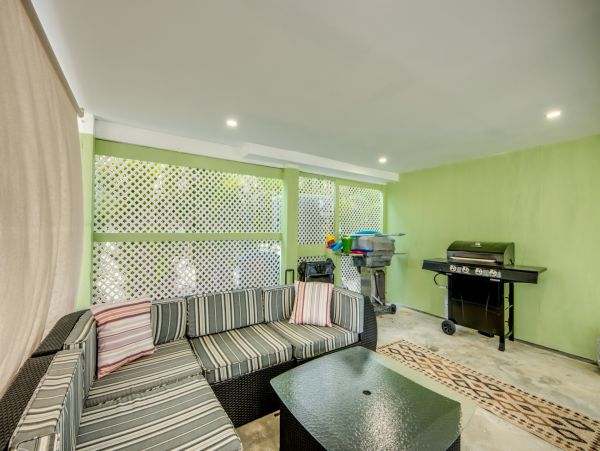 Fort Myers Lovely Rental Home Sleeps Ten Guests ACROSS From The Beach