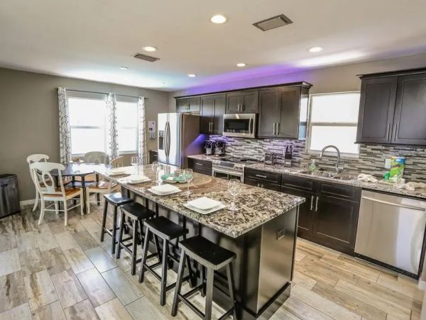 Beautiful Fort Myers Vacation Home 2 Min Walk to Beach