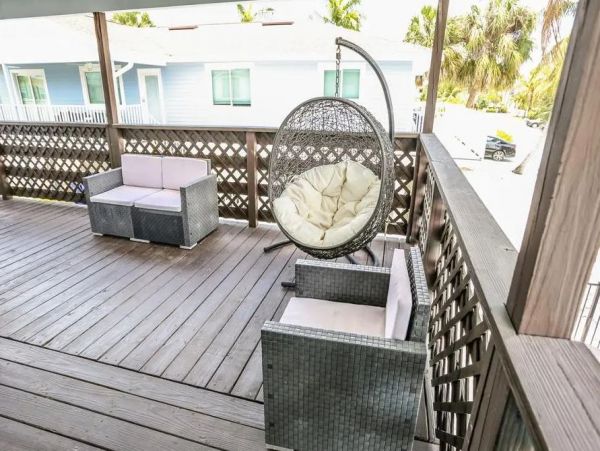 Beautiful Fort Myers Vacation Home 2 Min Walk to Beach