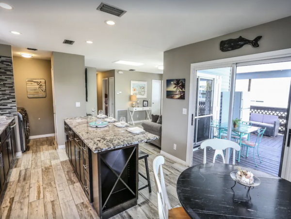 Beautiful Fort Myers Vacation Home 2 Min Walk to Beach