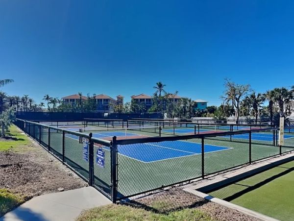 Fort Myers Beach Vacation Rental – Estero Bay Waterfront Condo with Resort Amenities