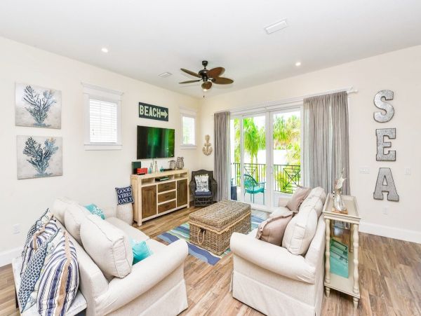 Holmes Beach Vacation Rental Pool Home Steps to Beach