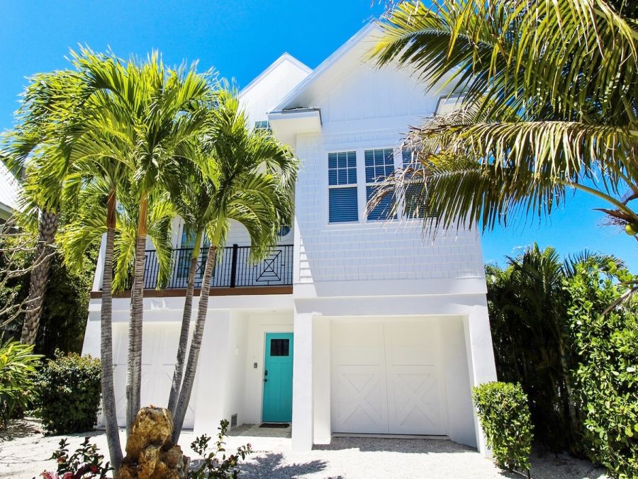 Holmes Beach Vacation Rental Pool Home Steps to Beach