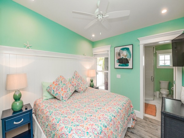 Holmes Beach Fabulous Four Bedroom Home Sleeps 10