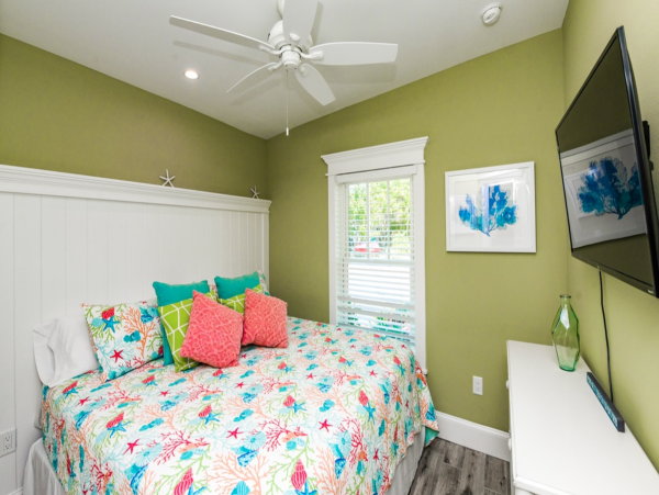 Holmes Beach Fabulous Four Bedroom Home Sleeps 10
