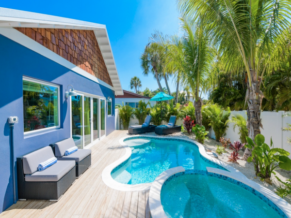 Holmes Beach Fabulous Four Bedroom Home Sleeps 10