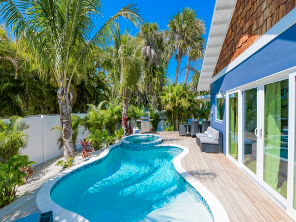 Holmes Beach Fabulous Four Bedroom Home Sleeps 10
