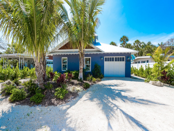 Holmes Beach Fabulous Four Bedroom Home Sleeps 10