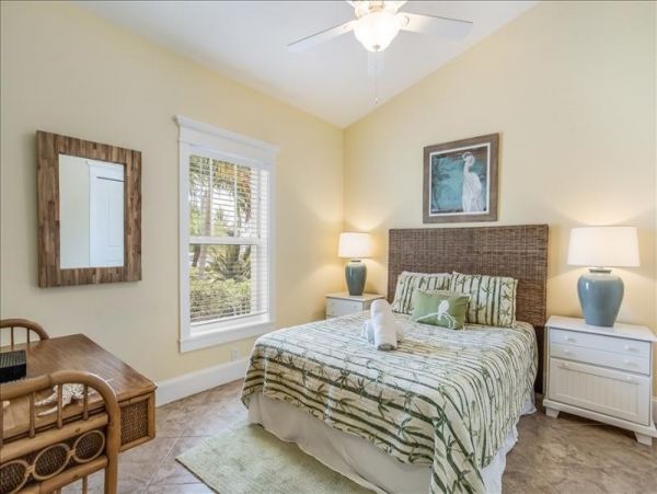 Charming Duplex for Rent on Holmes Beach Sleeps Six Guests