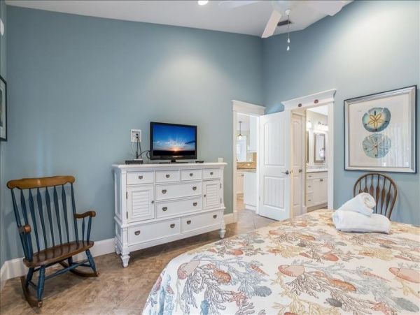 Charming Duplex for Rent on Holmes Beach Sleeps Six Guests