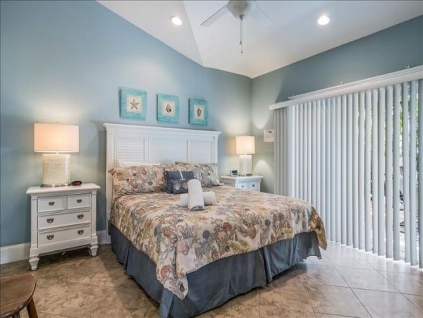 Charming Duplex for Rent on Holmes Beach Sleeps Six Guests
