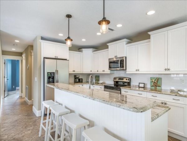 Charming Duplex for Rent on Holmes Beach Sleeps Six Guests