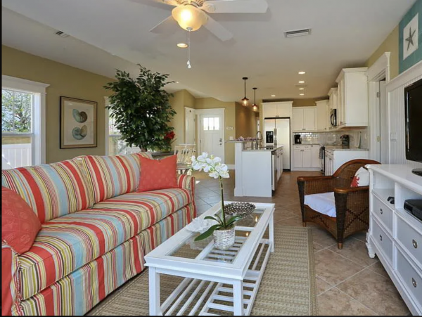 Charming Duplex for Rent on Holmes Beach Sleeps Six Guests