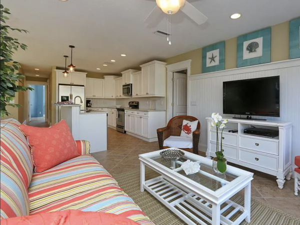 Charming Duplex for Rent on Holmes Beach Sleeps Six Guests