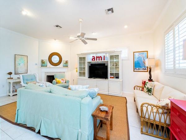 Pet Friendly Anna Maria Vacation Pool Home Sleeps 8 Guests, two blocks from the beach!