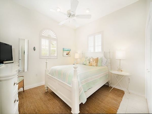 Pet Friendly Anna Maria Vacation Pool Home Sleeps 8 Guests, two blocks from the beach!
