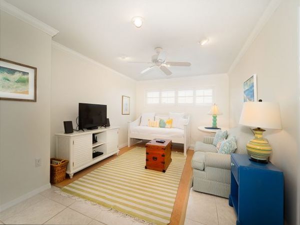Pet Friendly Anna Maria Vacation Pool Home Sleeps 8 Guests, two blocks from the beach!