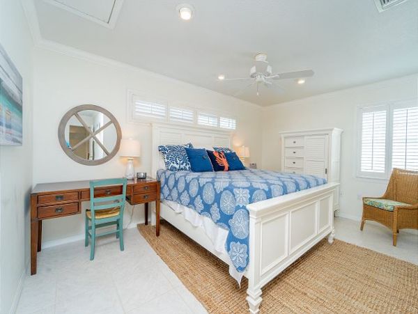 Pet Friendly Anna Maria Vacation Pool Home Sleeps 8 Guests, two blocks from the beach!