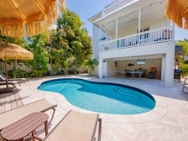 Pet Friendly Anna Maria Vacation Pool Home Sleeps 8 Guests, two blocks from the beach!