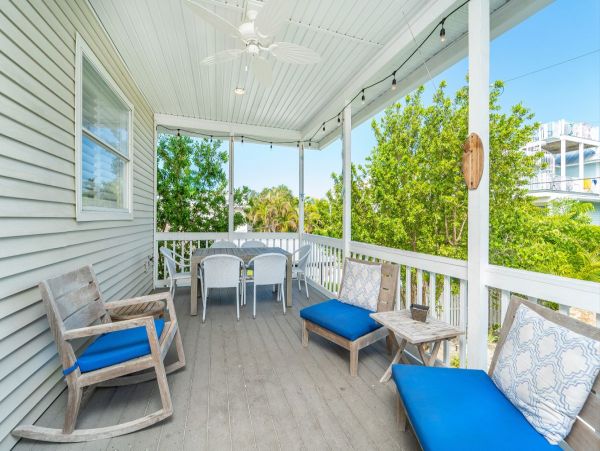 Pet Friendly Anna Maria Vacation Pool Home Sleeps 8 Guests, two blocks from the beach!