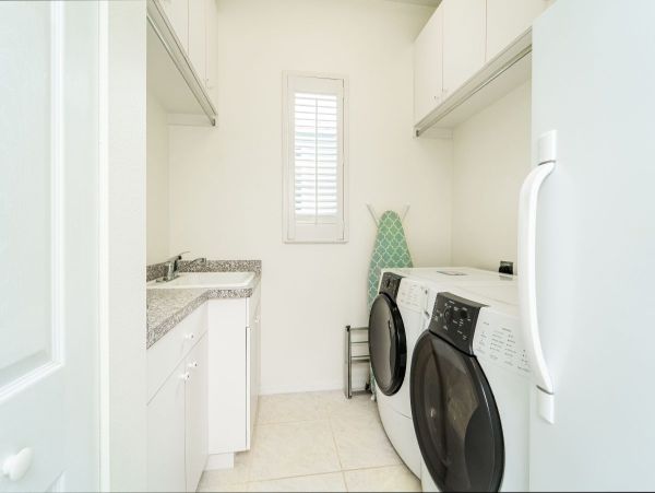 Pet Friendly Anna Maria Vacation Pool Home Sleeps 8 Guests, two blocks from the beach!