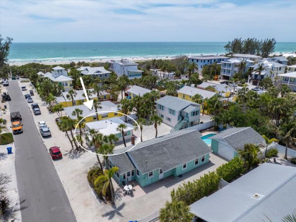 A Charming North Anna Maria Island Beach Cottage