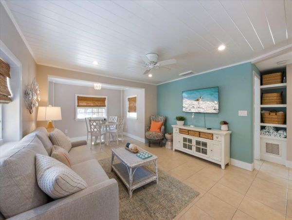 A Charming North Anna Maria Island Beach Cottage
