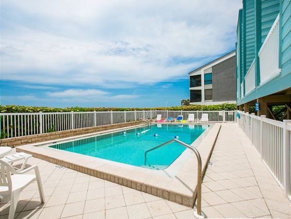 Holmes Beach Vacation Condo On Beach One Bedroom