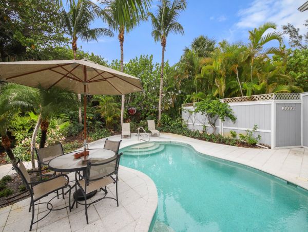 Boca Grande 4 Bedroom Pool Home Sleeps 8 Walk to Beach