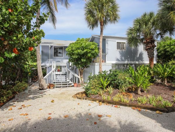 Boca Grande 4 Bedroom Pool Home Sleeps 8 Walk to Beach