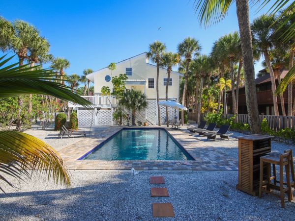 Boca Grande Single Family Home minutes from the Beach!