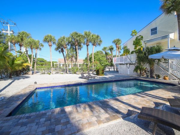 Boca Grande Single Family Home minutes from the Beach!