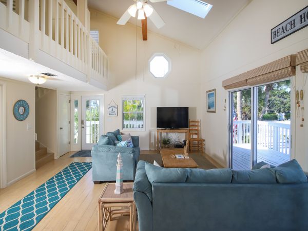 Boca Grande Single Family Home minutes from the Beach!