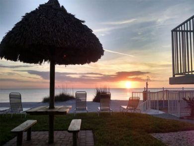 Charming Vacation Rental on Longboat Key. Call Today.