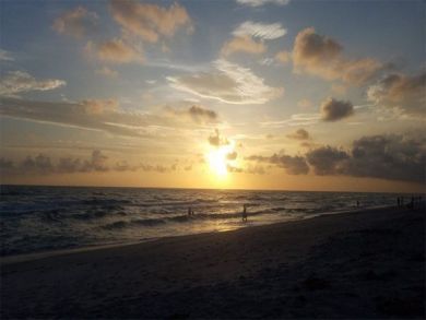 Charming Vacation Rental on Longboat Key. Call Today.