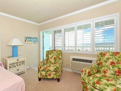 Longboat Key Cozy Beachfront Studio