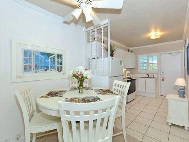 Longboat Key Cozy Beachfront Studio