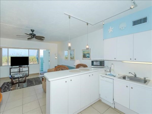 Longboat Key 1 Bedroom Condo Located on the Beach