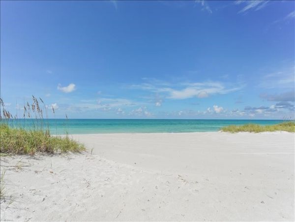 Longboat Key 1 Bedroom Condo Located on the Beach