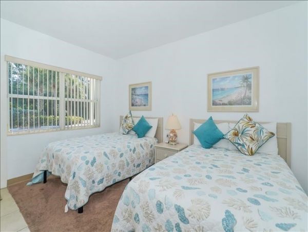 Longboat Key 1 Bedroom Condo Located on the Beach